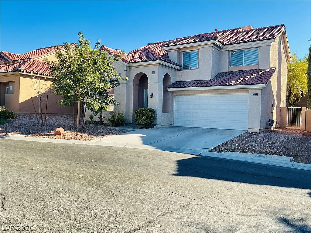 3 bed, 2.5 bath, 1820 sqft, $2,450 — Photo 1