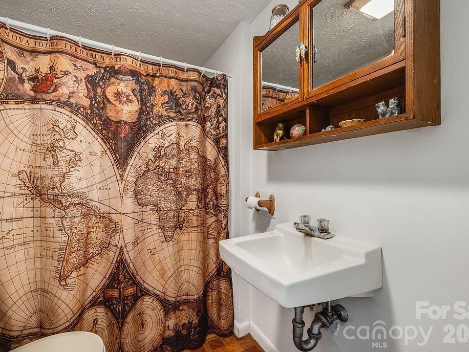 40th image of 874 & 888 Bluff Mountain Rd