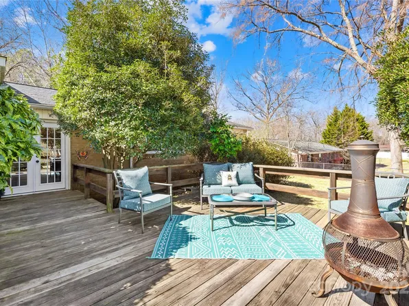 827 Lakeside Cir, Lancaster, SC 29720