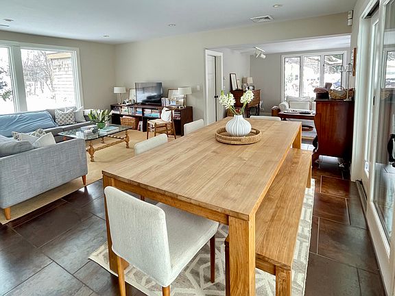 3rd image of 49 Drumlin Rd