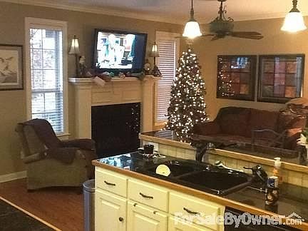 4th image of 1812 Wellington Woods Dr