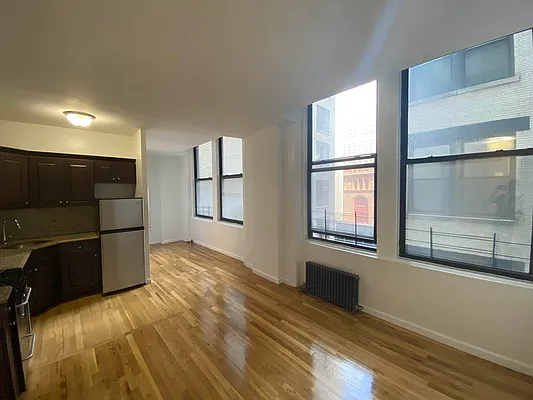 Rented by City Connections Realty | media 7