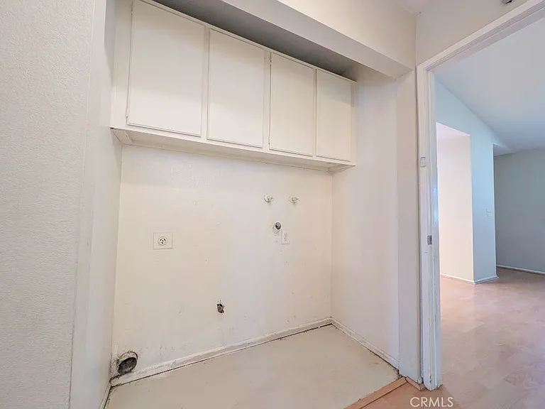 1965 Coulston St #10 — Photo 40