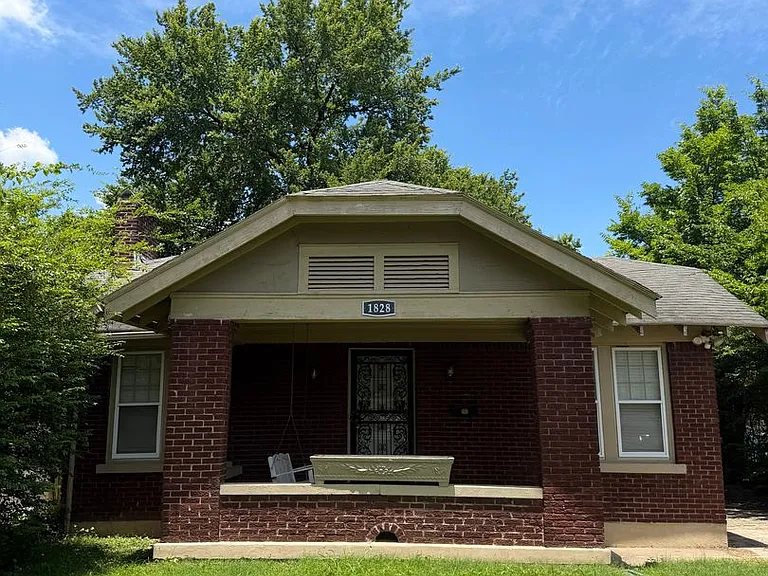 1828 Tutwiler Ave — Photo 1