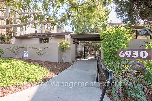 5th image of 6930 Hyde Park Dr Unit 109