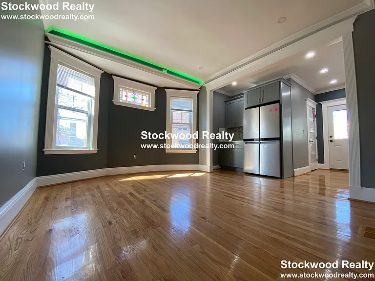 25 Hinckley St #3 — Photo 5