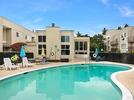 2nd image of 5834 NE 75th St Unit B108