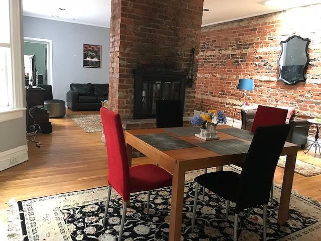 1st image of 2210 Park Ave