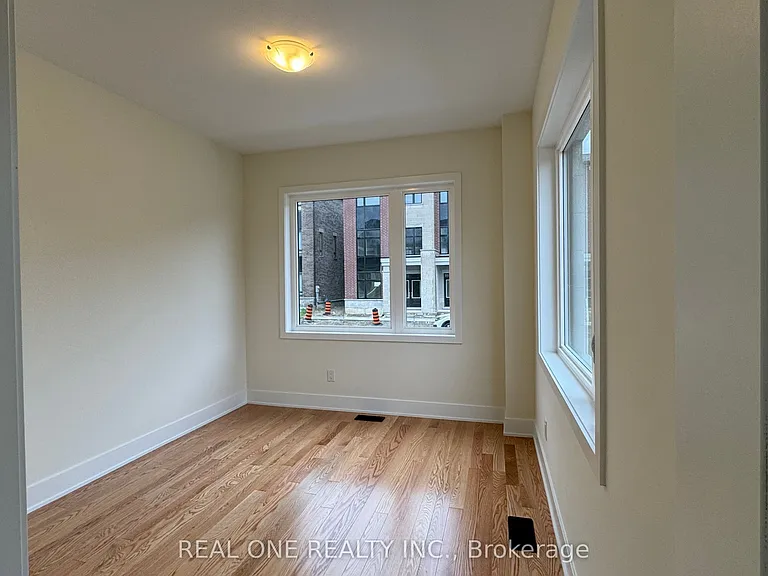 75 Robert Eaton Ave — Photo 5
