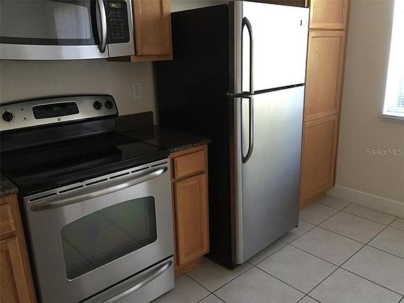 5th image of 1058 La Mirada Ct