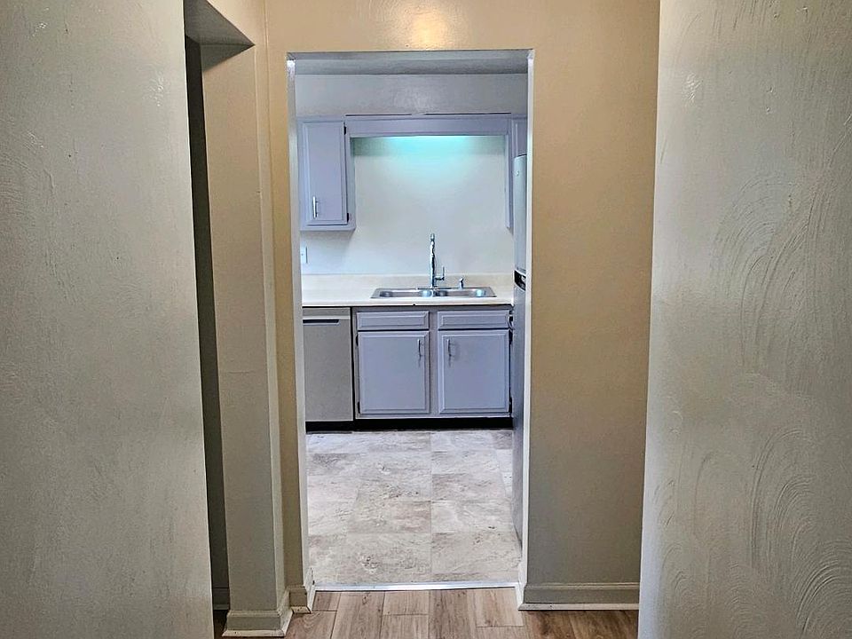 Hallway to Kitchen
