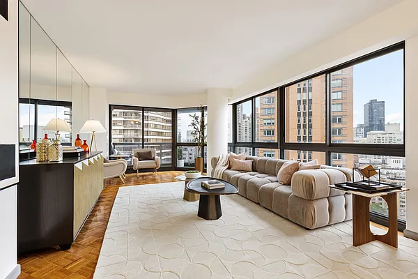 Living room, photo 1