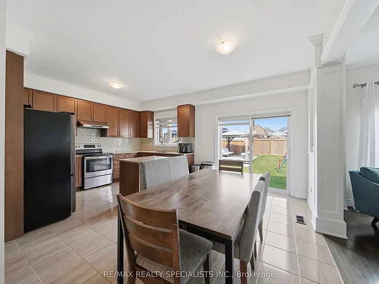 120 Milby Cres — Photo 9