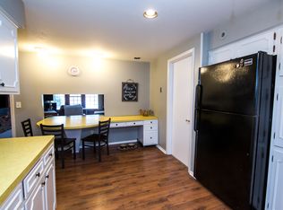 9101 Ambleside Dr, Mentor, OH 44060