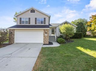 3209 Country Grove Dr, Madison, WI 53719