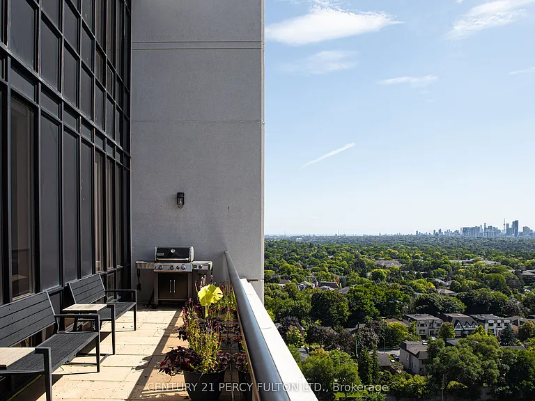 100 Harrison Garden Blvd #Penthouse 14 — Photo 5