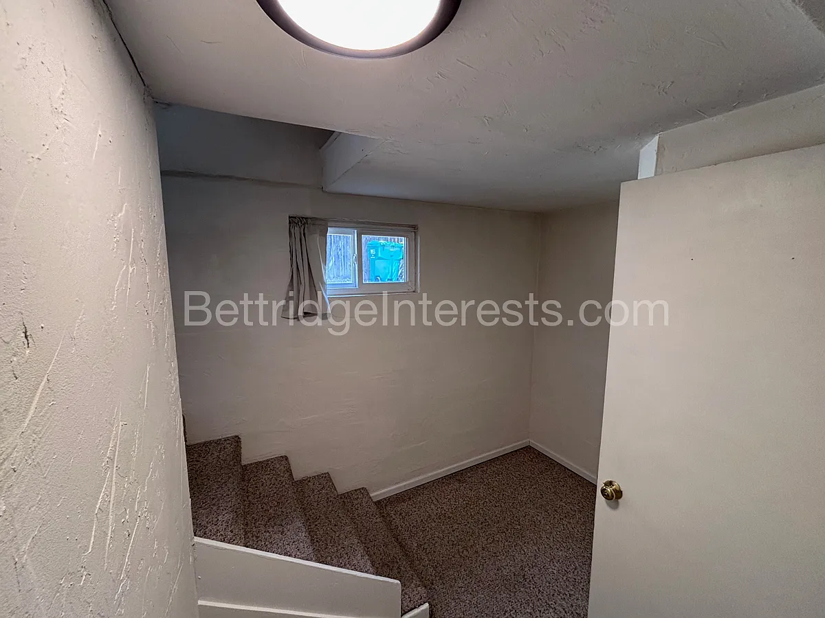 5810 32nd Avenue — Photo 4
