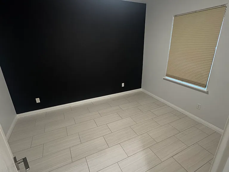 618 W Madrid Ln — Photo 12