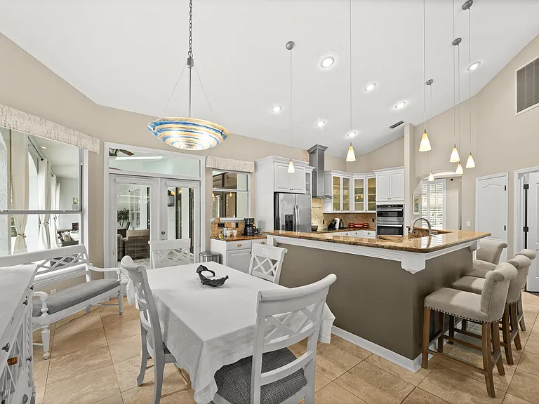 9502 Portbury Dr — Photo 12