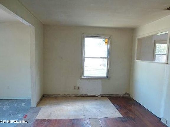 2nd image of 5411 Marcia Cir
