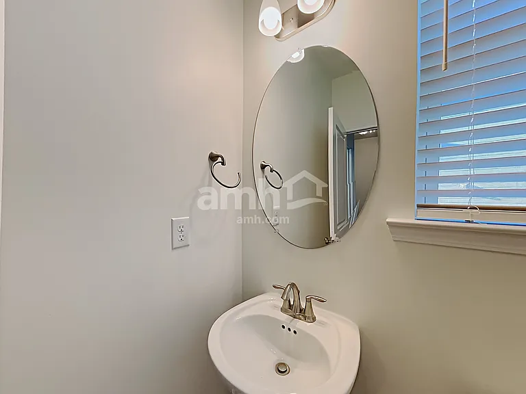409 Levon Ct — Photo 12