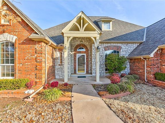 3rd image of 2709 SW 123rd Ct