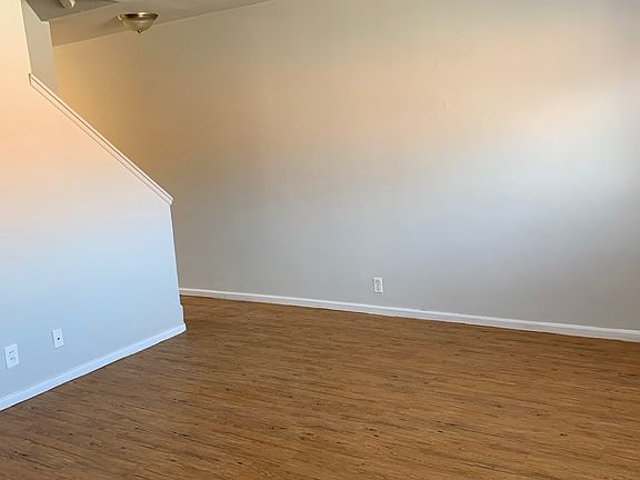 4th image of 194 Dalepark Dr APT 8