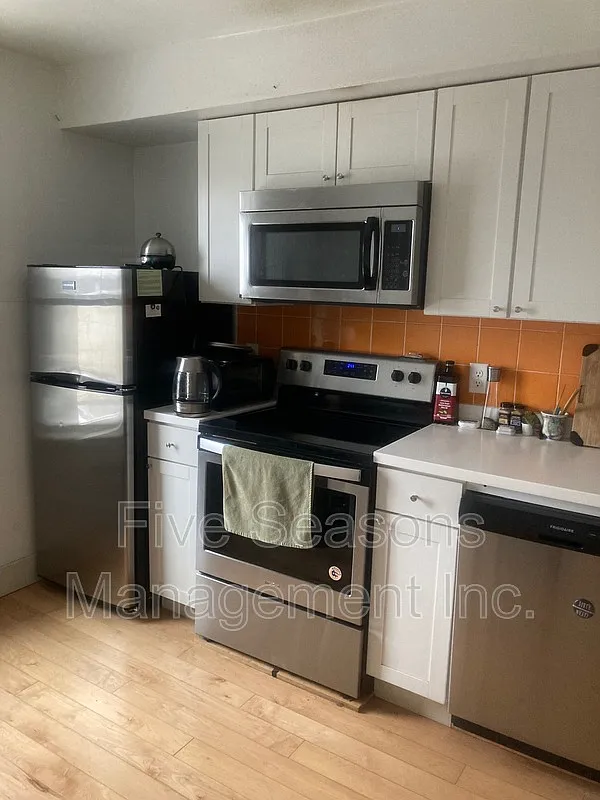 2 bed, 1.0 bath, 850 sqft, $1,950 — Photo 2