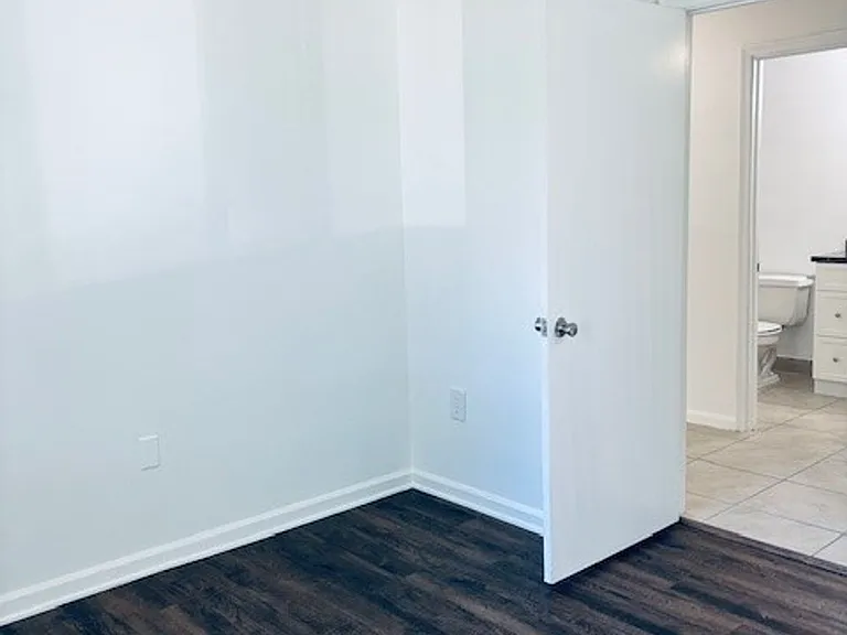 The Mirage Apartments — Photo 87