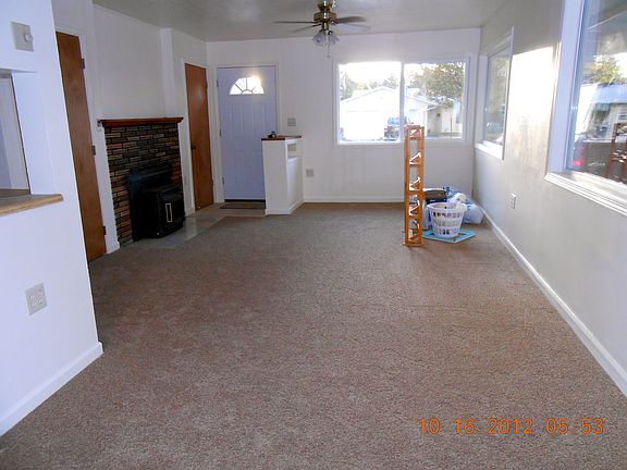 Livingroom ( front view )
