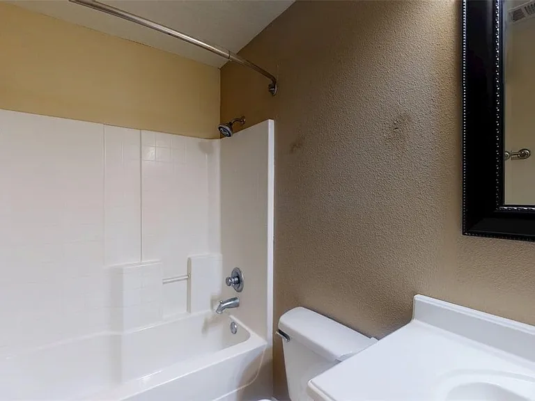1724 Boardwalk Ct — Photo 25
