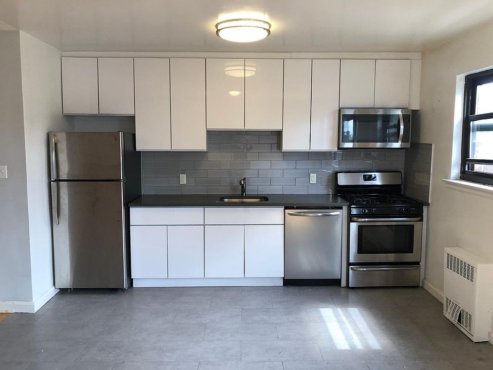 1st image of 3624 Bell Blvd APT 11C