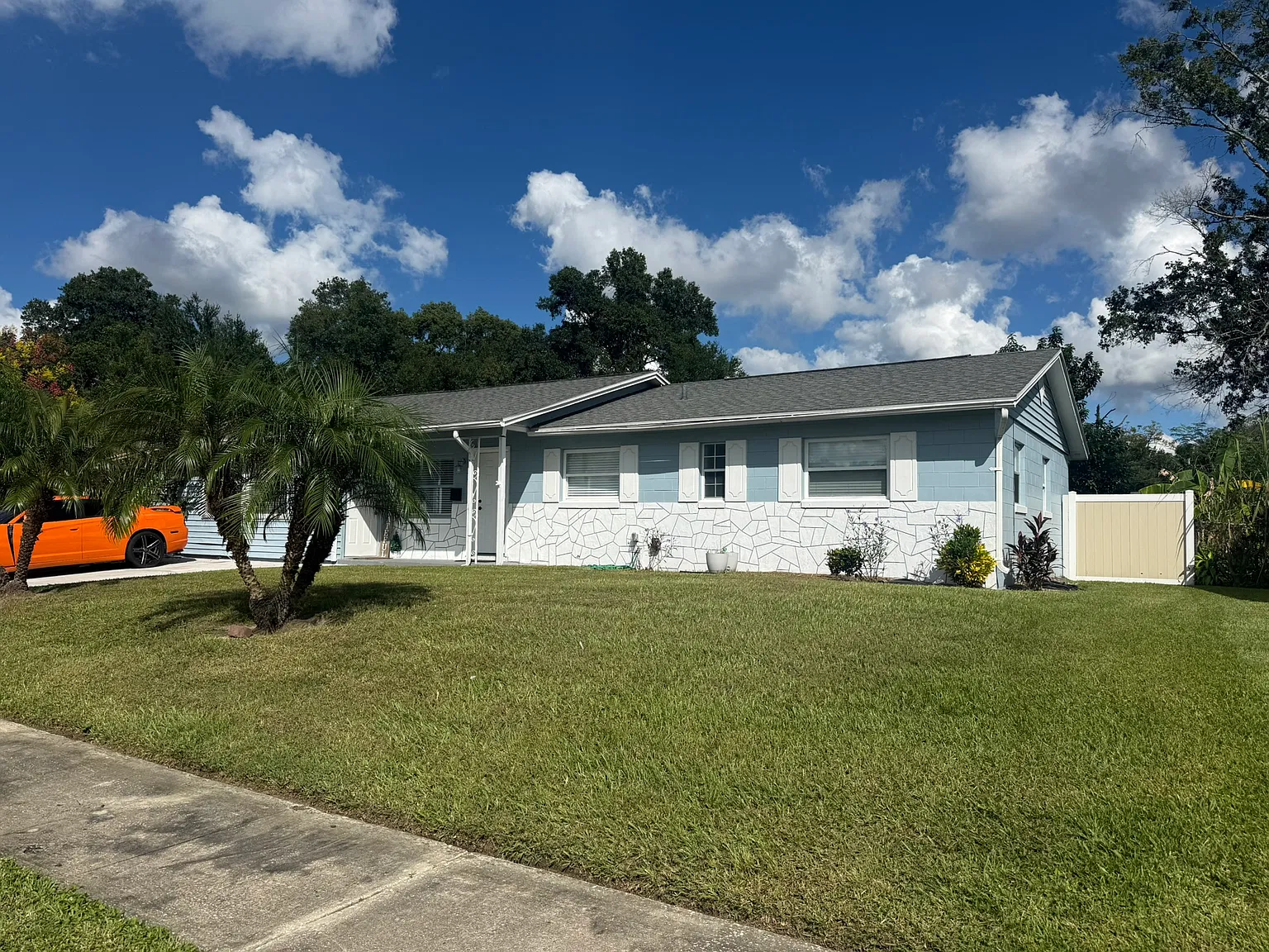 3 bed, 1373 sqft, $2,000 — Photo 1