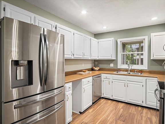 5th image of 1109 Greywood Dr