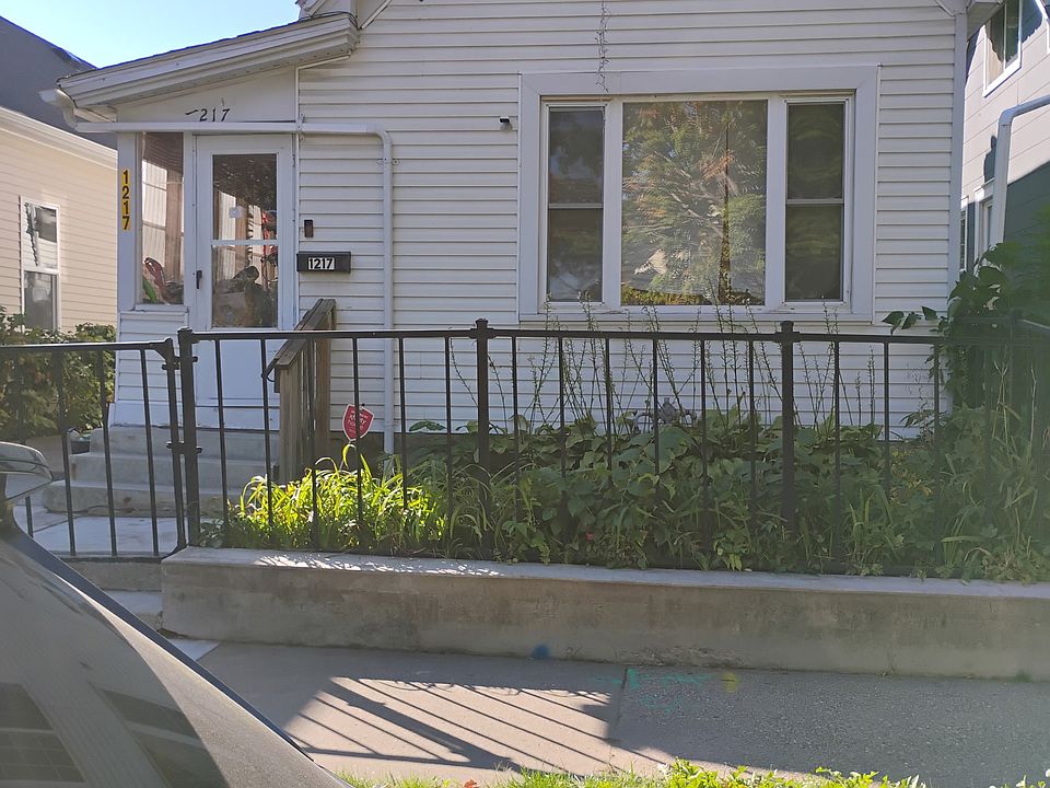 1st image of 1217 Woodbridge St