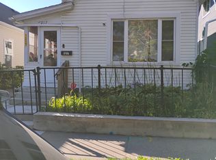 1217 Woodbridge St, Saint Paul, MN 55117