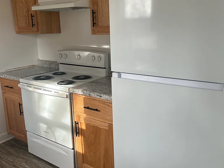 2303 Power Dr — Photo 5