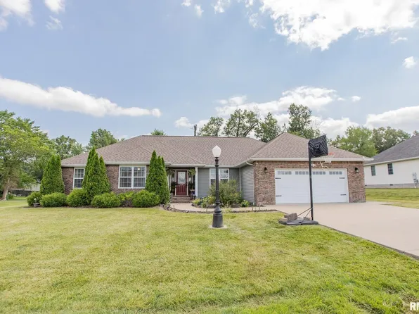 300 Breeze Dr, Carterville, IL 62918