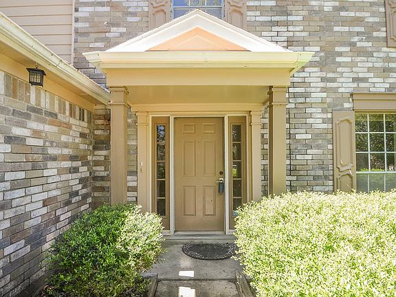3rd image of 3910 Ashwood Dr