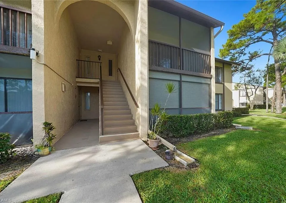 802 Sky Pine Way #E2