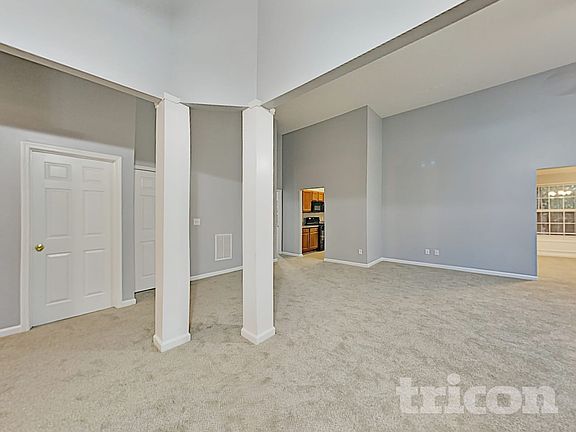 4th image of 161 Kentwood Springs Dr