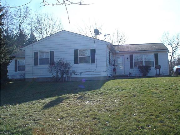 2nd image of 944 Dawn Ct