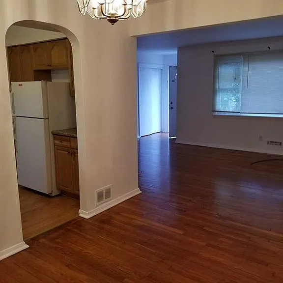 237 Bradley Ave — Photo 5