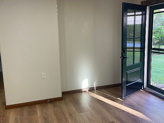 2nd image of 302 Oak Hill Dr