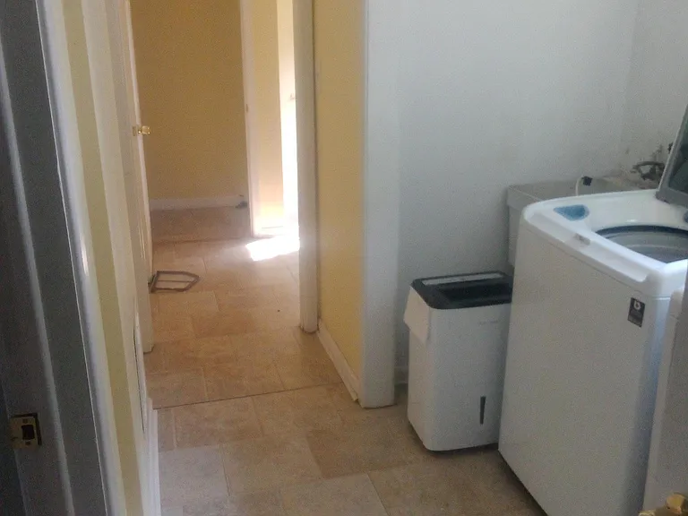 Lower floor washer/dryer