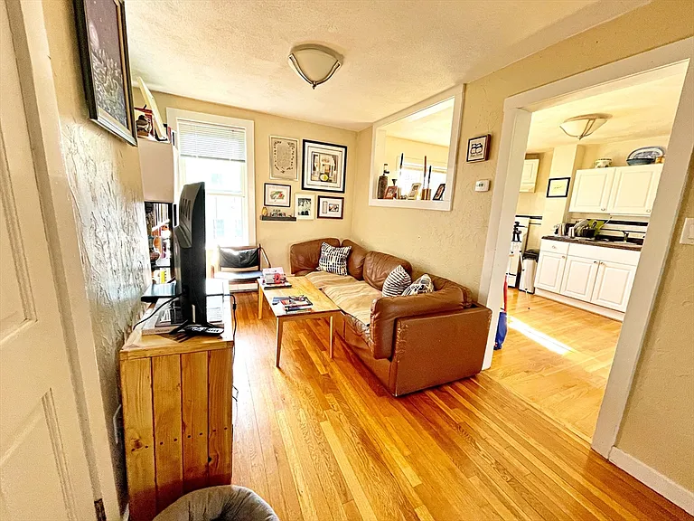 307 Sumner St #3 — Photo 5