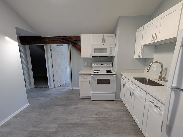 Franklin School Lofts — Photo 10