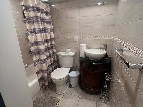 4th image of 252 22nd St #1