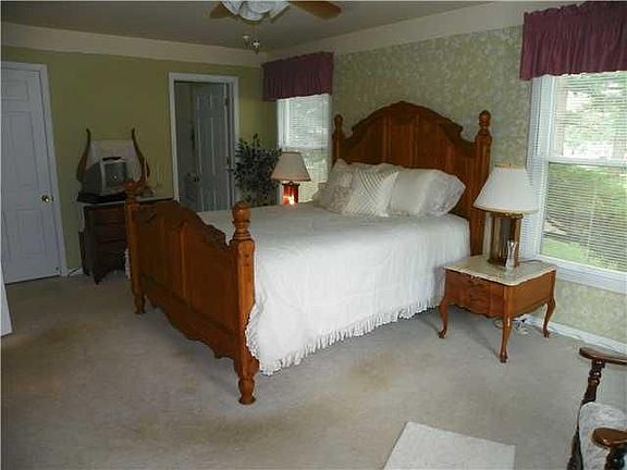 2nd image of 1301 Bowman Dr