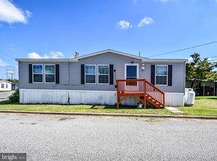 52 Vista Mobile Dr, Dundalk, MD 21222